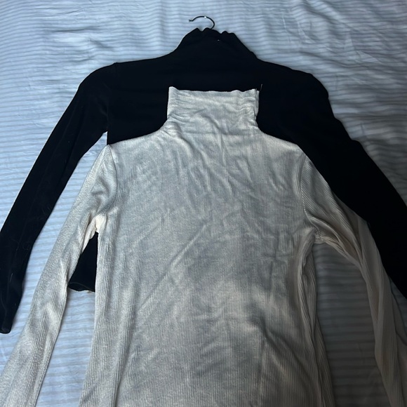 Turtleneck sweater bundle - Picture 1 of 3